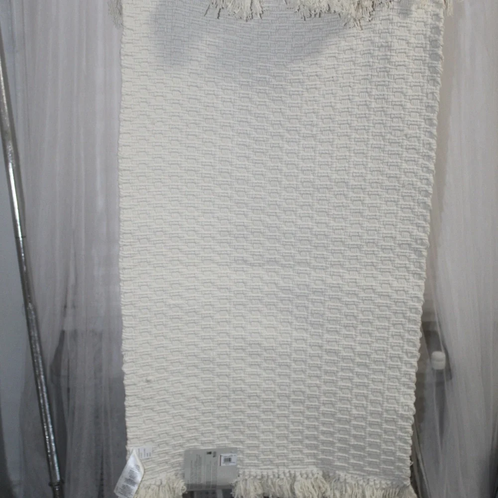 West Elm. Textured Woven Bath Mat. Sz. 20 x 34